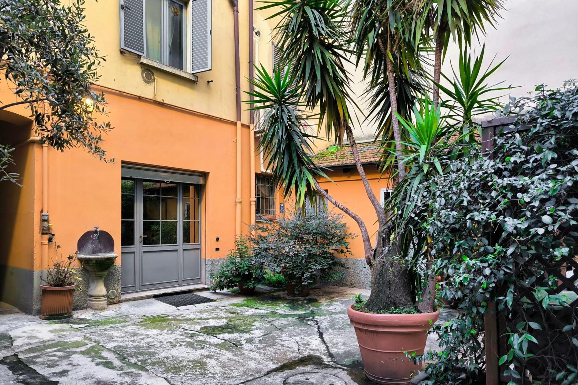 Just Urban - - Corso Genova *
